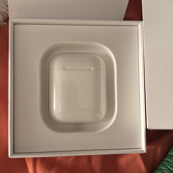 Apple Airpods Case 1st Generation - Picture 5 of 7